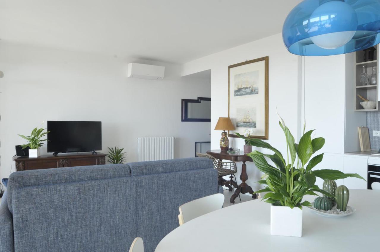 Casa Fiorenza Parcheggio Privato Sanremo Bagian luar foto