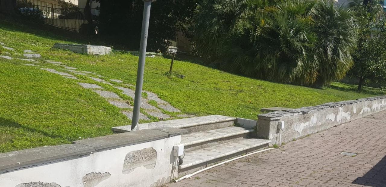 Casa Fiorenza Parcheggio Privato Sanremo Bagian luar foto