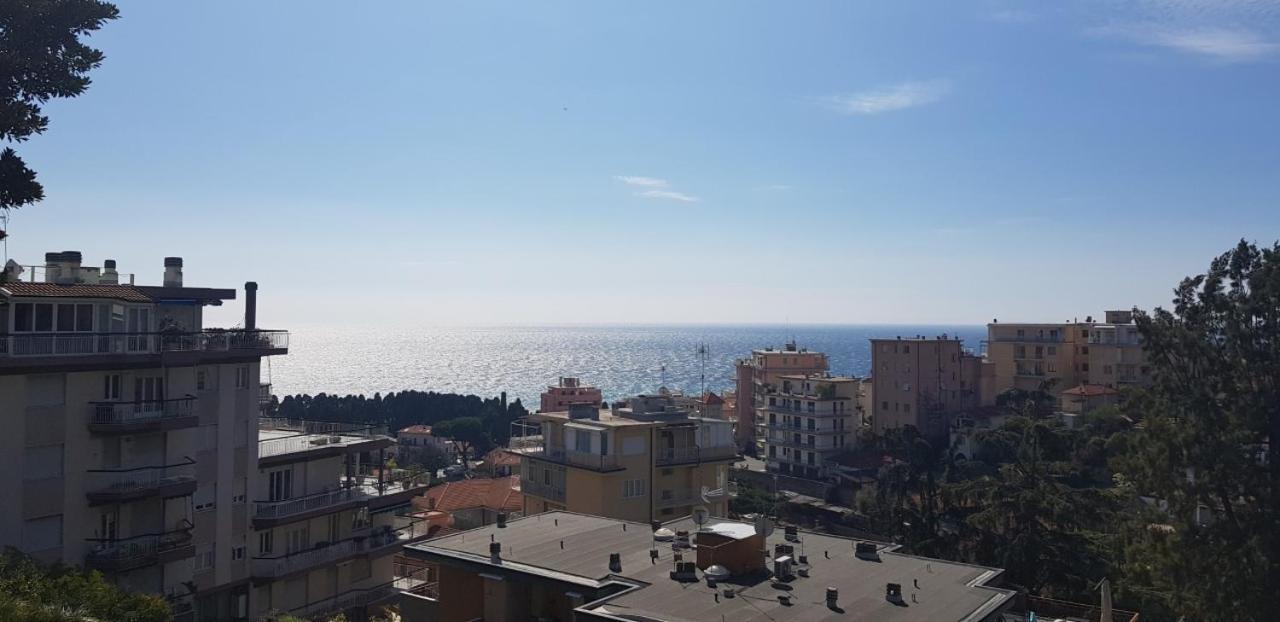 Casa Fiorenza Parcheggio Privato Sanremo Bagian luar foto