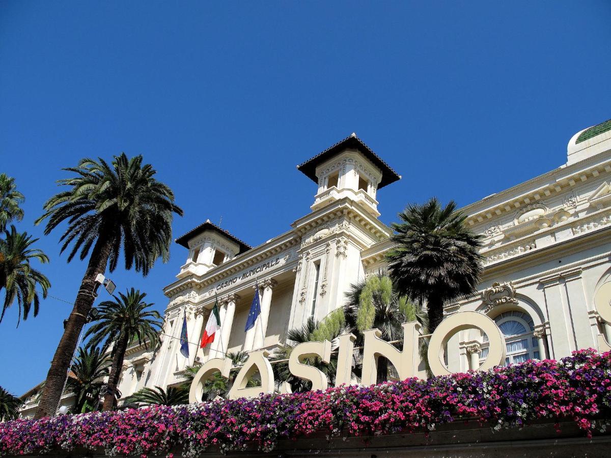 Casa Fiorenza Parcheggio Privato Sanremo Bagian luar foto