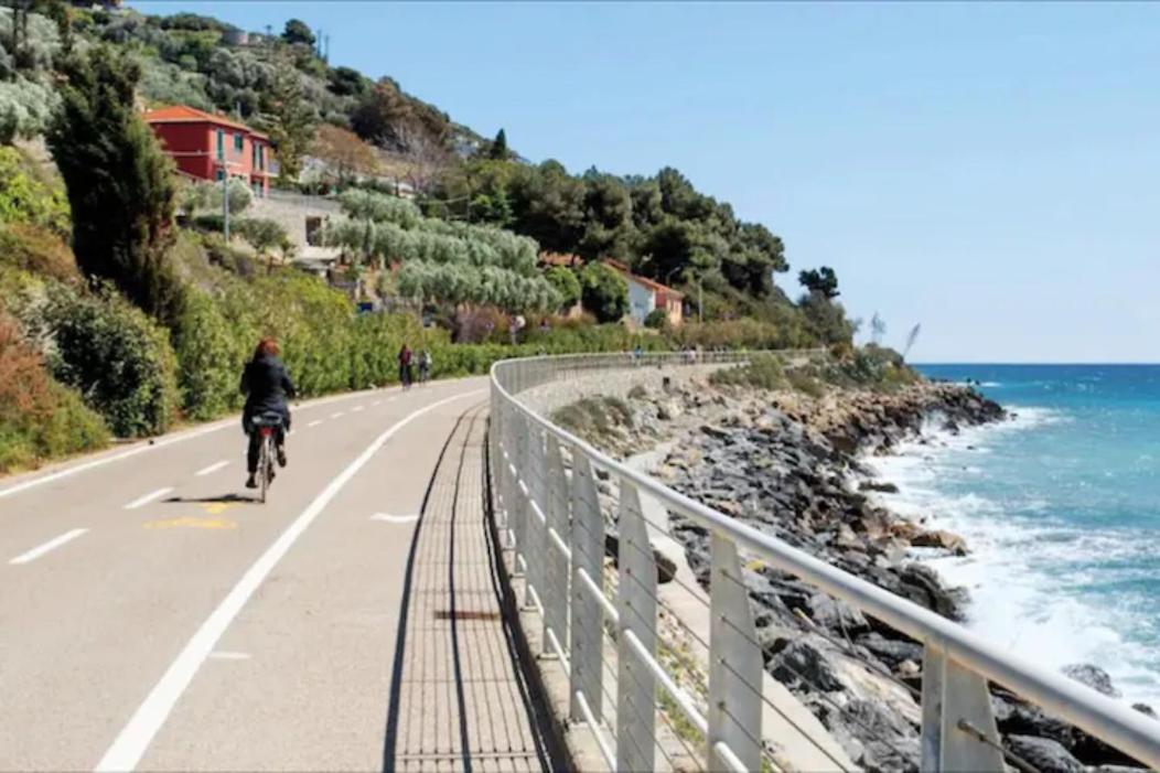 Casa Fiorenza Parcheggio Privato Sanremo Bagian luar foto