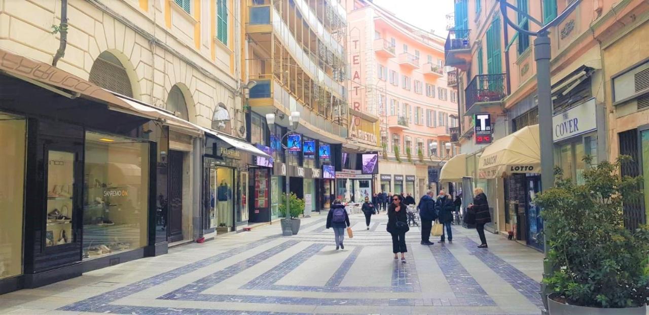 Casa Fiorenza Parcheggio Privato Sanremo Bagian luar foto