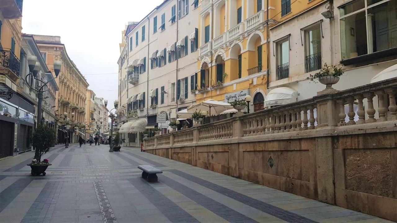 Casa Fiorenza Parcheggio Privato Sanremo Bagian luar foto