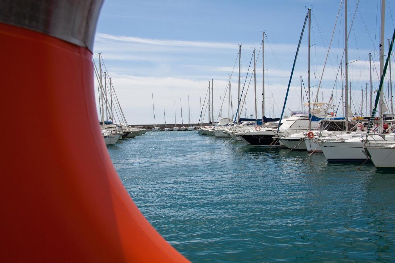 Casa Fiorenza Parcheggio Privato Sanremo Bagian luar foto