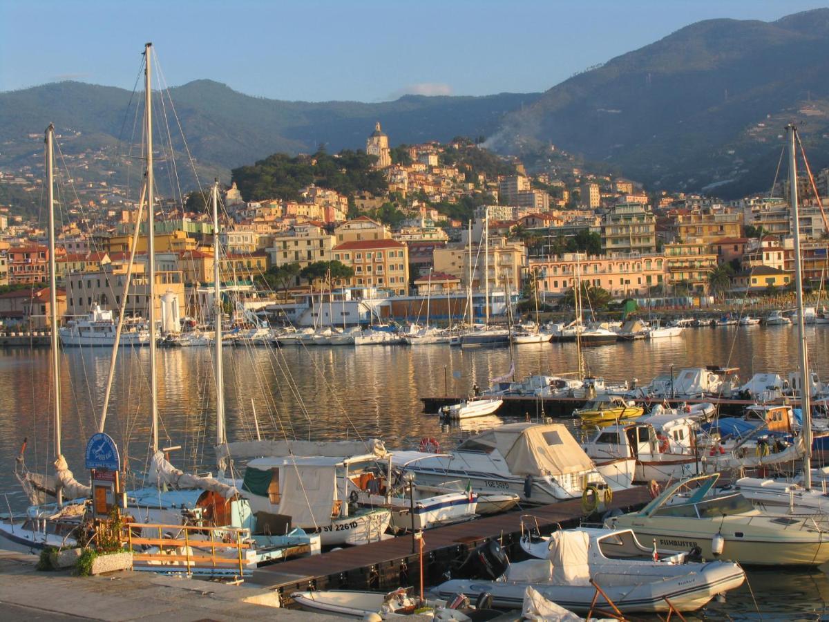 Casa Fiorenza Parcheggio Privato Sanremo Bagian luar foto