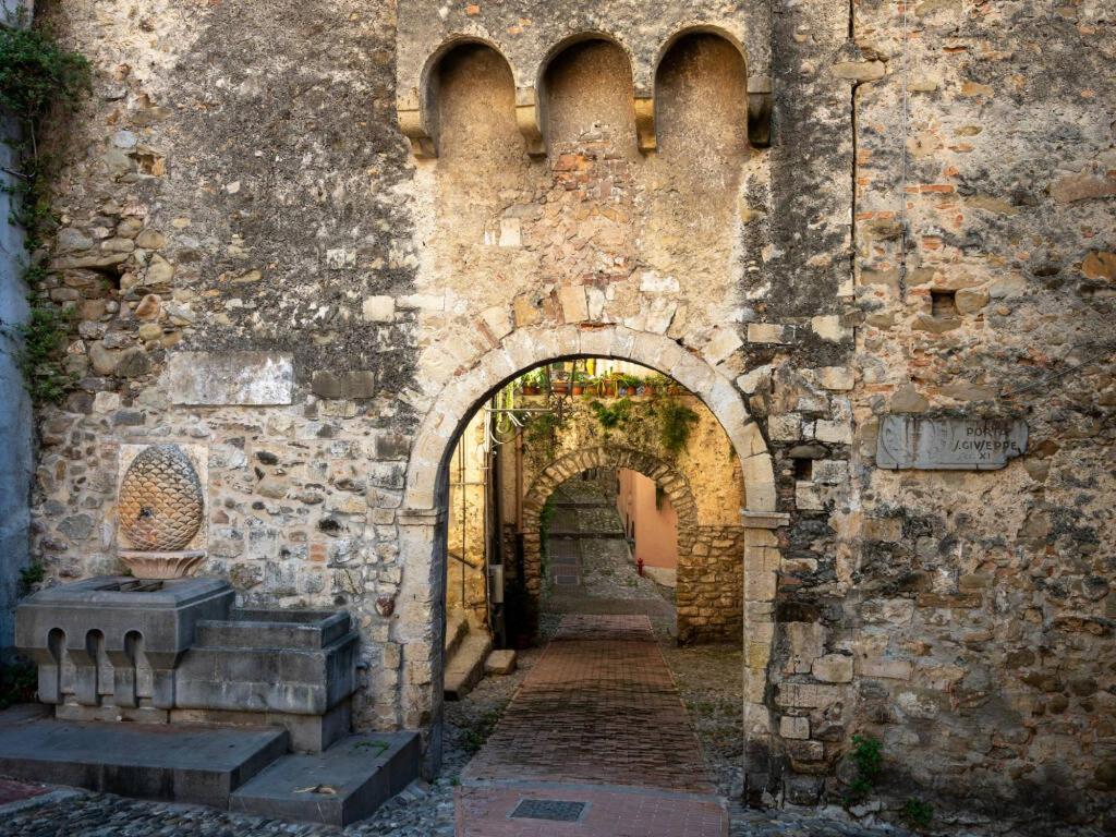 Casa Fiorenza Parcheggio Privato Sanremo Bagian luar foto