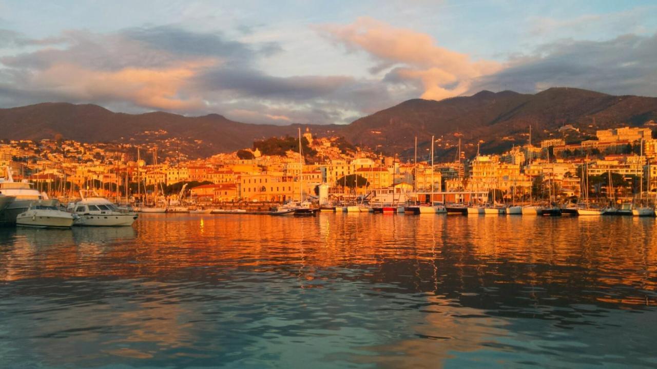 Casa Fiorenza Parcheggio Privato Sanremo Bagian luar foto