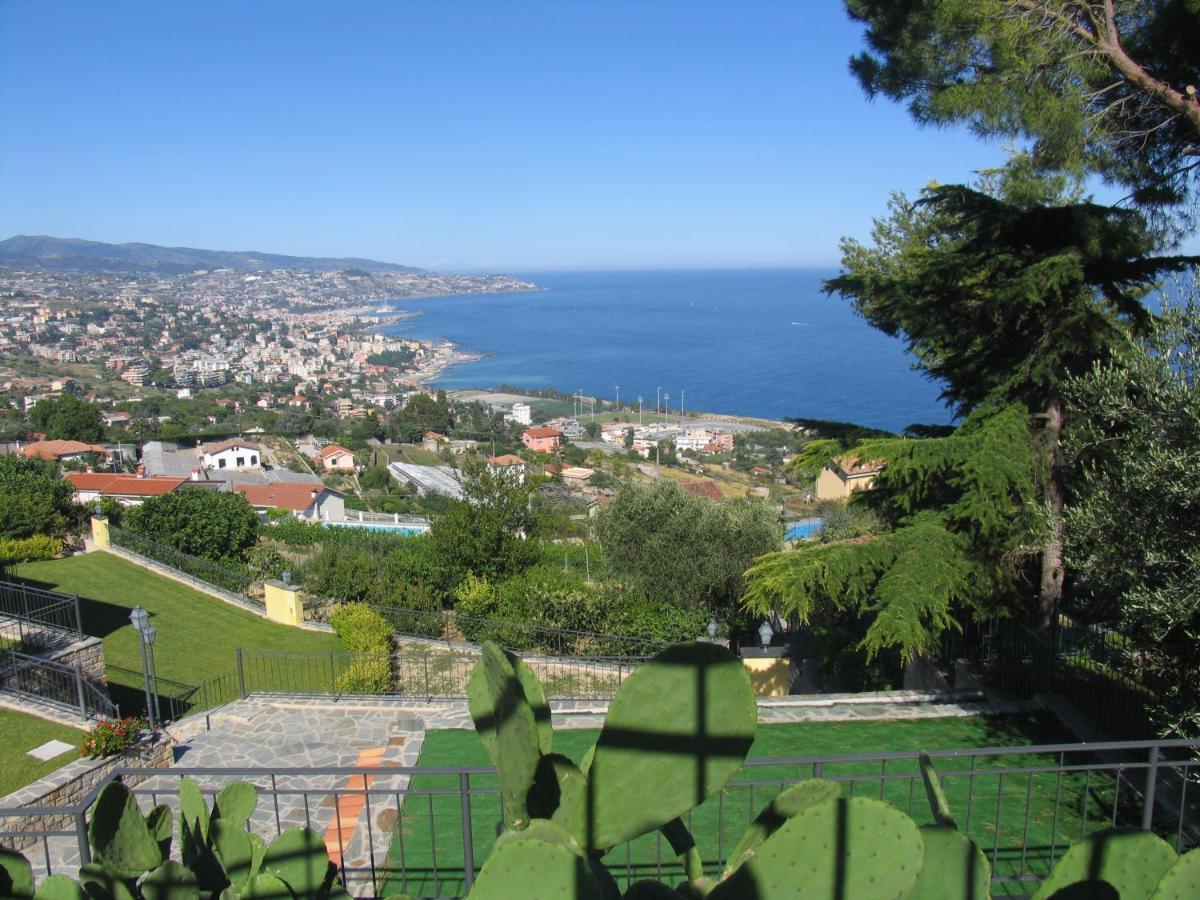 Casa Fiorenza Parcheggio Privato Sanremo Bagian luar foto