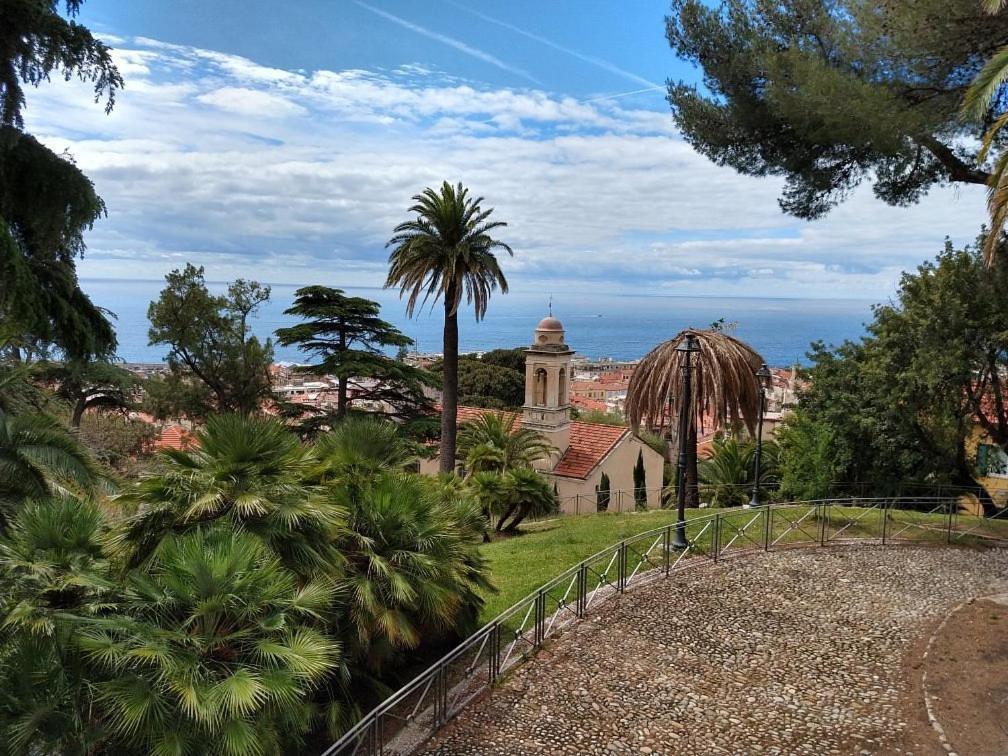 Casa Fiorenza Parcheggio Privato Sanremo Bagian luar foto
